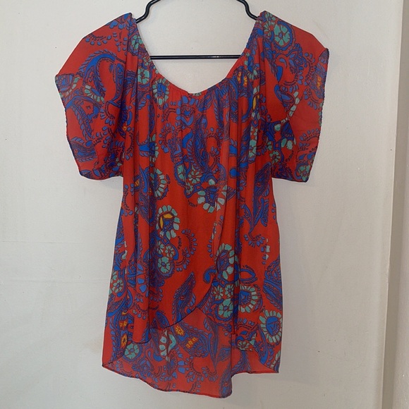 Open-back blouse - Picture 3 of 5